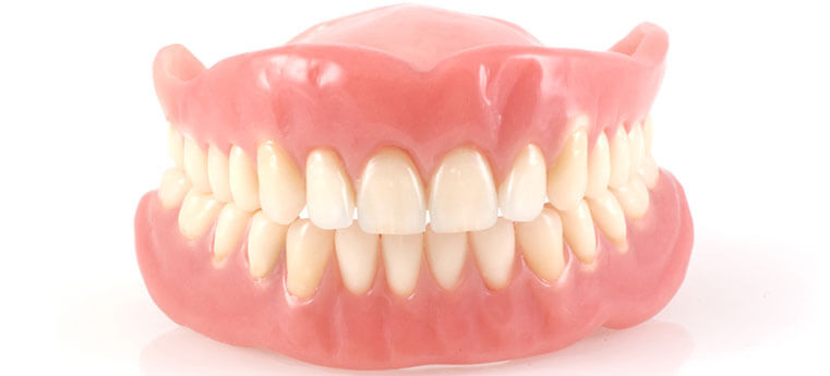 Quando trocar para uma dentadura nova